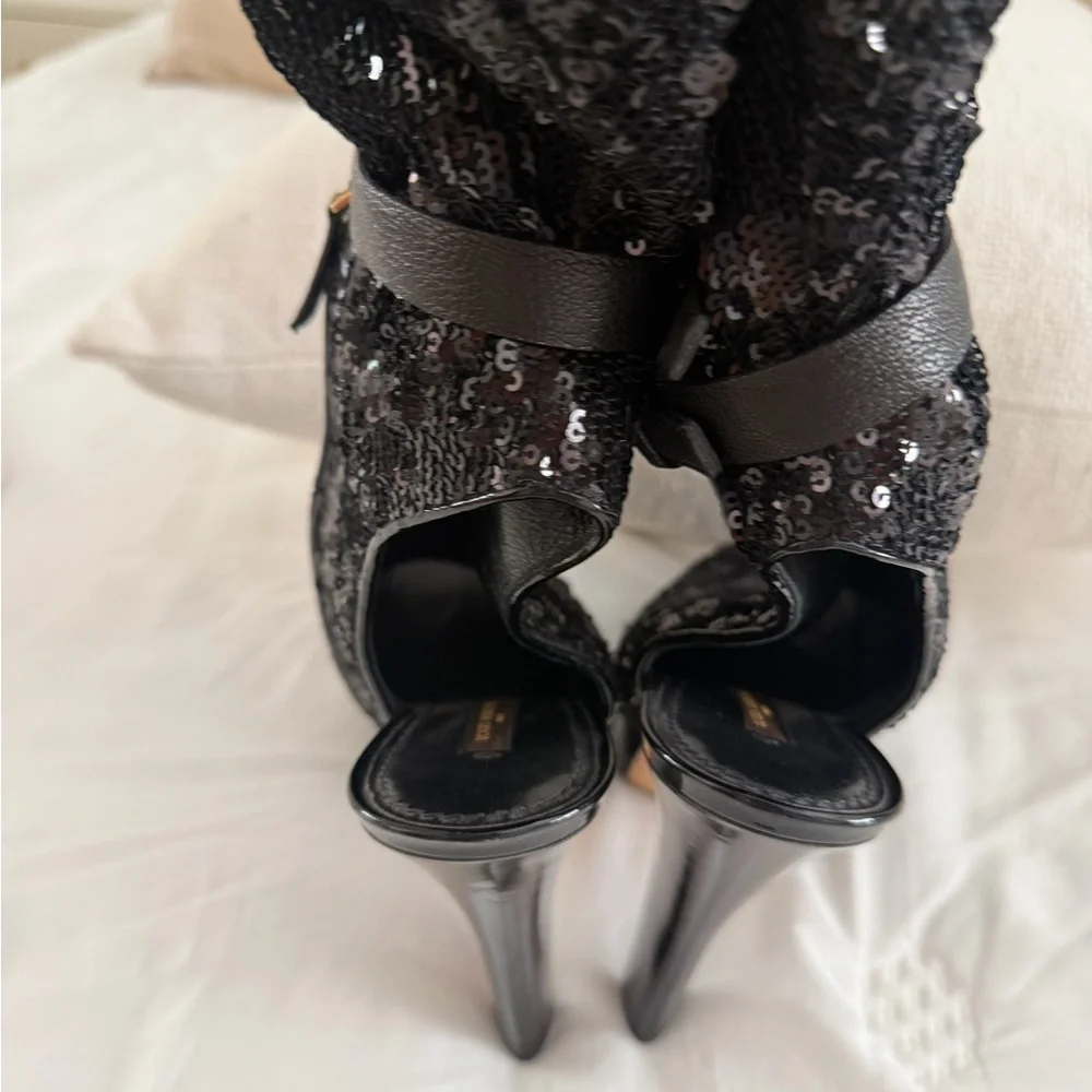 Louis Vuitton Sequin Booties. - Picture 7 of 7